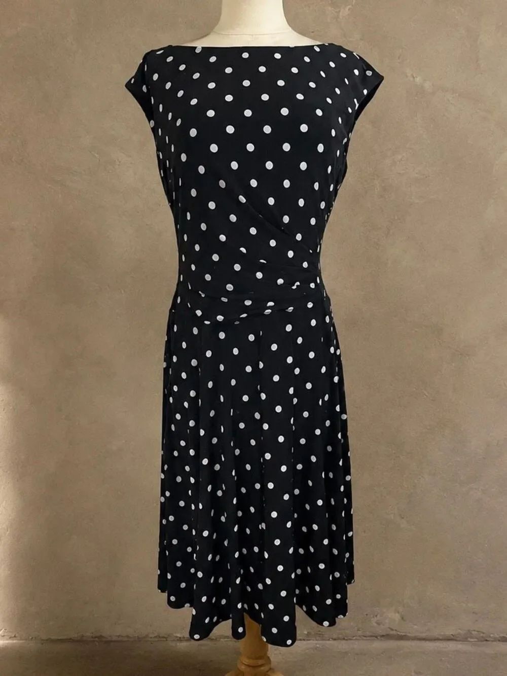 Lauren Ralph Lauren Size 8 Polka Dot A-Line Ruched Knee-Length Dress